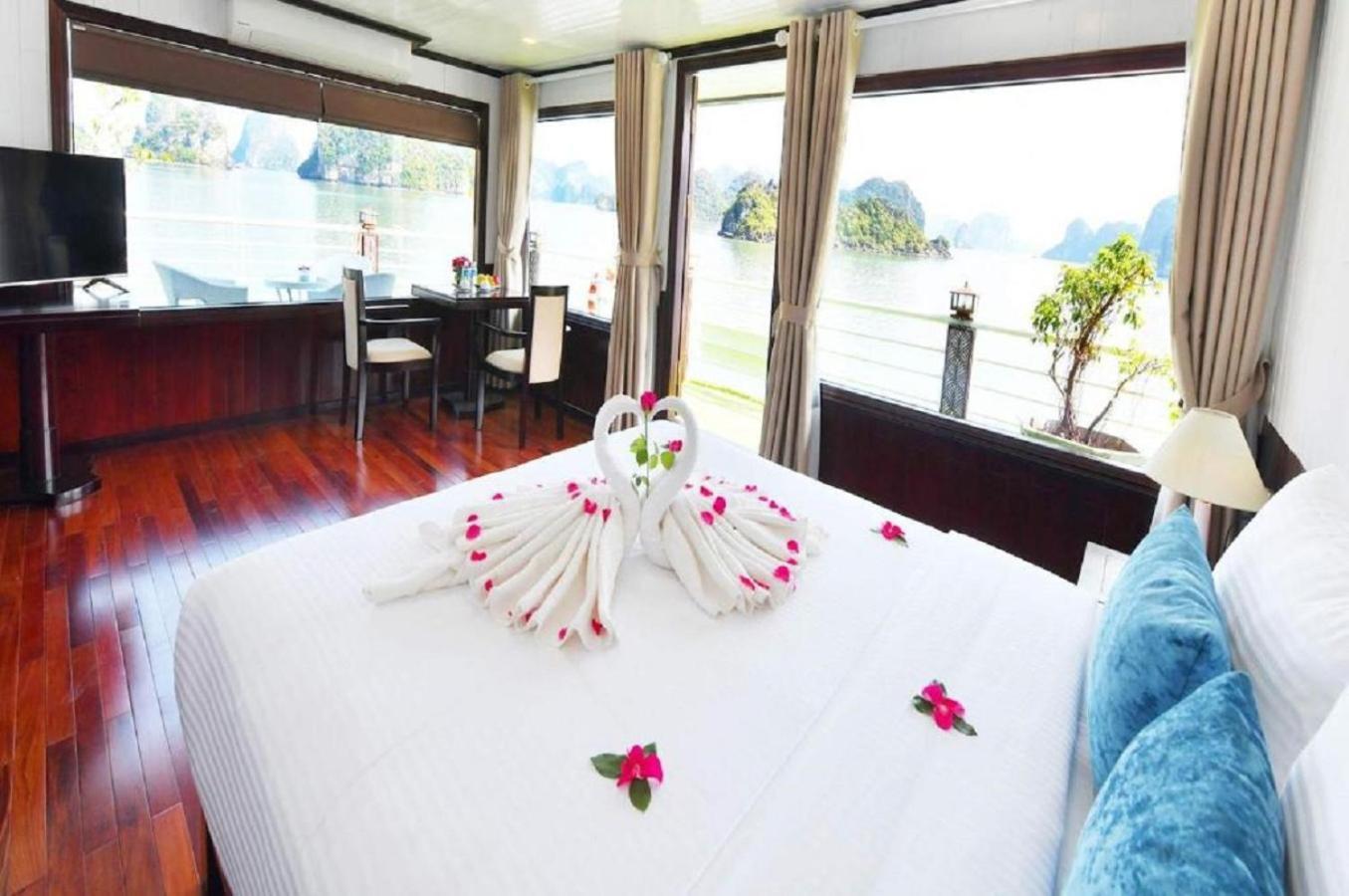 Hotel Halong Sapphire Cruises Hạ Long Exterior foto
