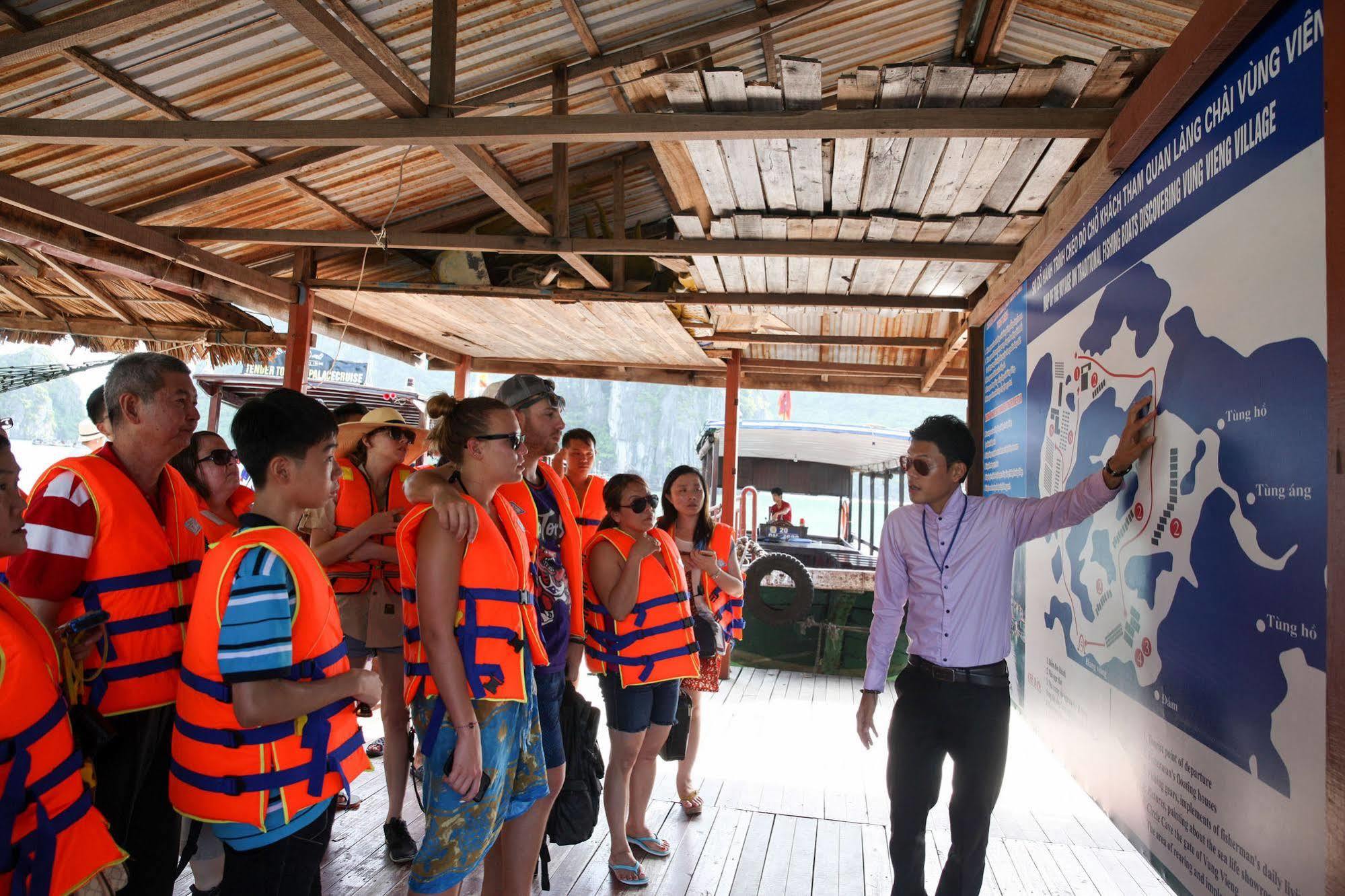 Hotel Halong Sapphire Cruises Hạ Long Exterior foto